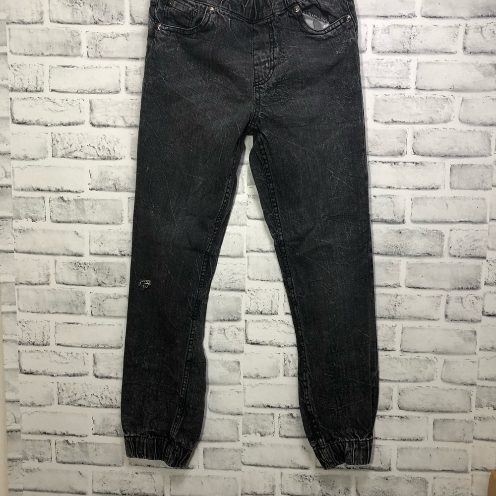 Akademiks Black Jogger Jeans with Elastic Cuffs Distressed
